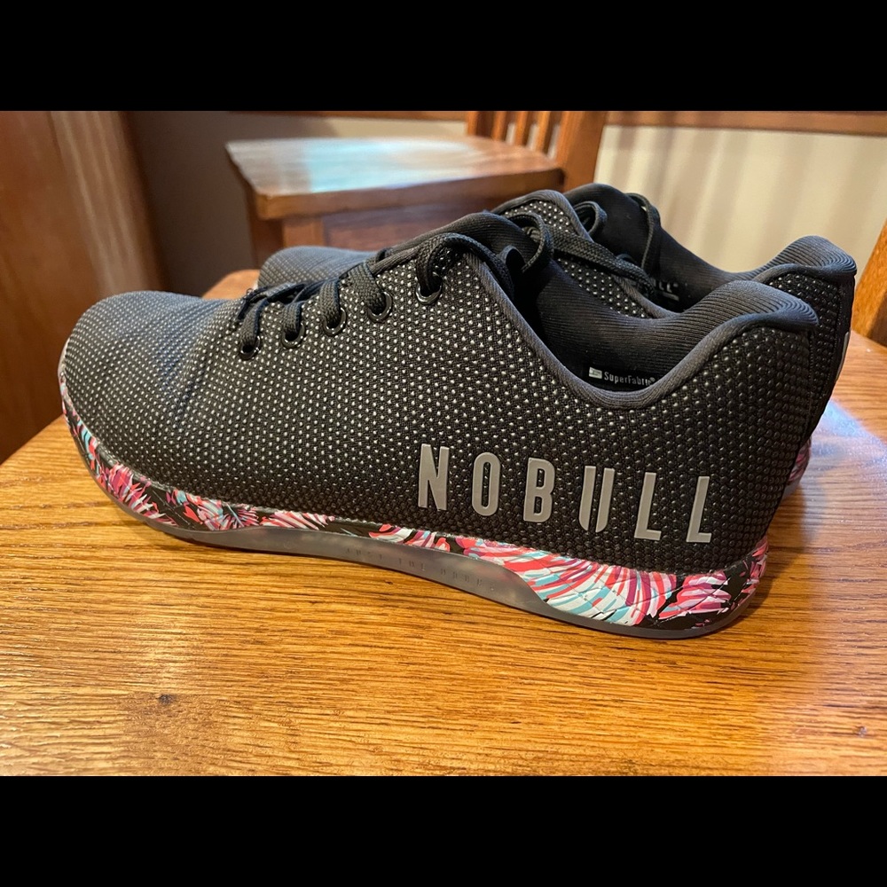 New, worn twice!!!!! 🤩⭐️ Womens Nobull trainers